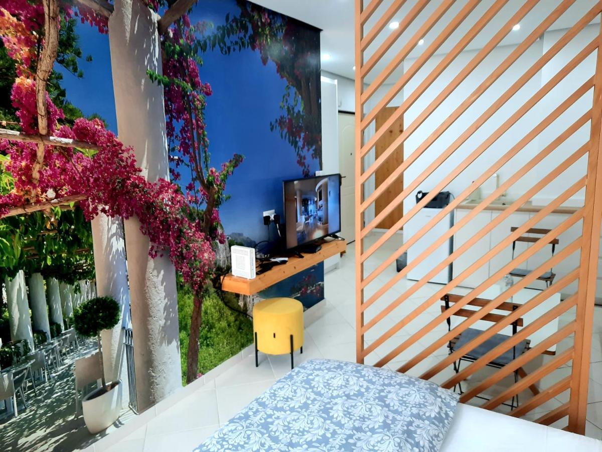 Saranda Promenade Apts Esterno foto